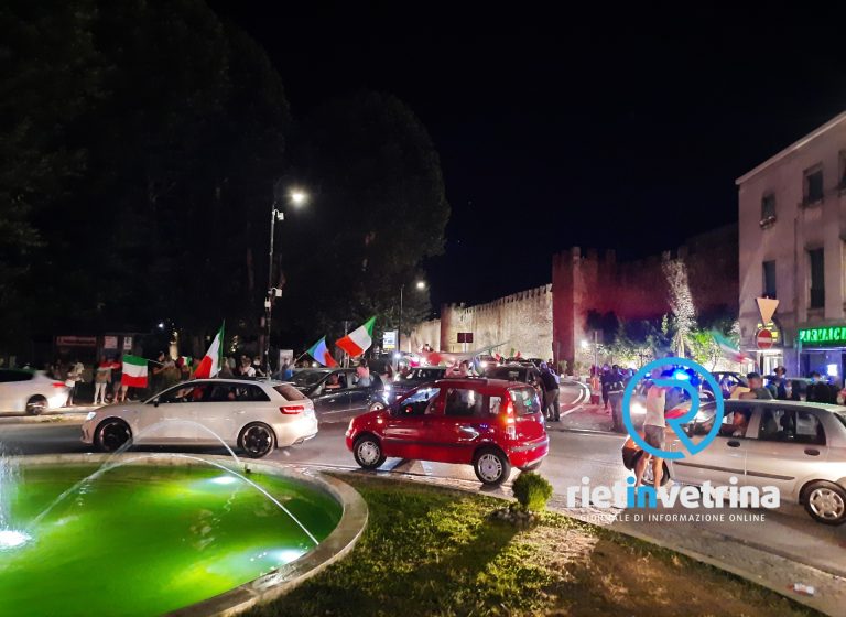 L’Italia è campione d’Europa. Il cielo è azzurro sopra Rieti  – LE FOTO