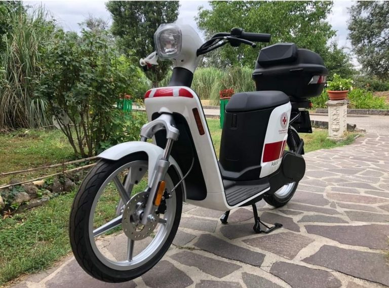 Uno scooter elettrico per la Croce Rossa Bassa Sabina per gli spostamenti brevi