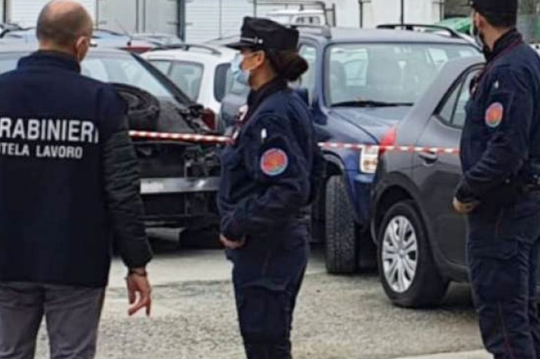 Controlli dei Carabinieri Ispettorato del Lavoro. Due le denunce