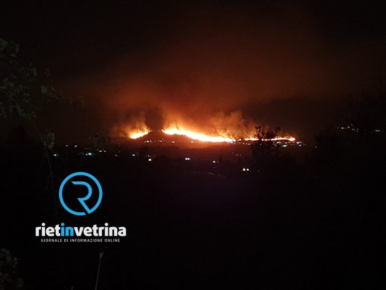 Incendio Fara Sabina, famiglie nelle proprie case. Situazione monitorata
