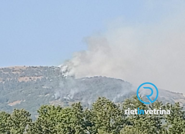 Vigili del Fuoco ancora attivi a Fiamignano. Le fiamme si dirigono sulla vetta del “Serra”