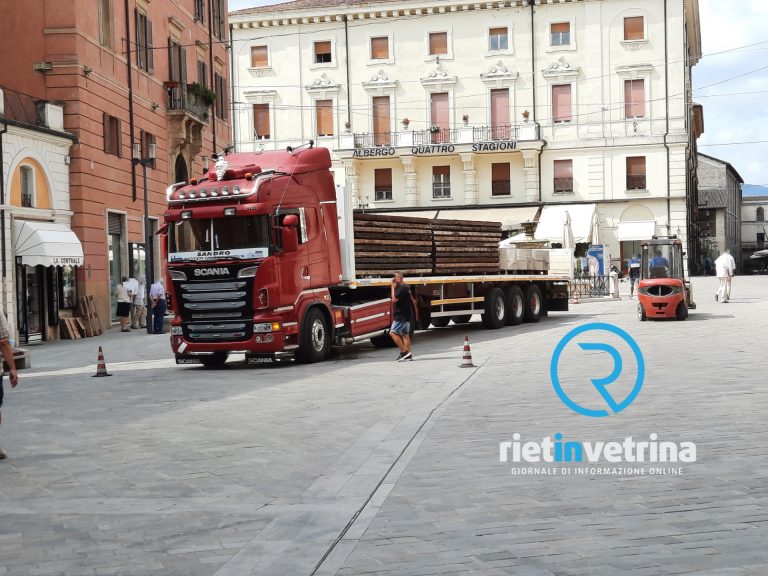 Fiera Peperoncino, arrivati in piazza del Comune i gazebo