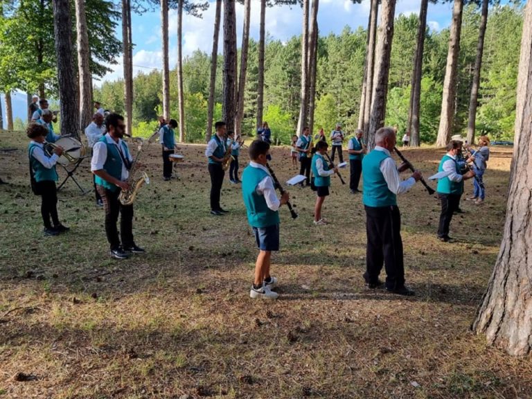 Al Santuario di Santa Maria spettacolo della banda di Borbona