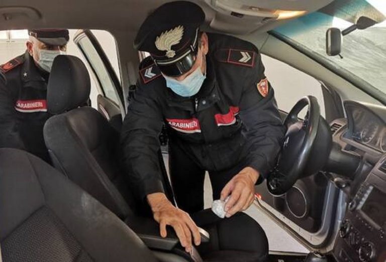 Poggio Moiano, Carabinieri denunciano due 30enni per possesso di droga a fini di spaccio