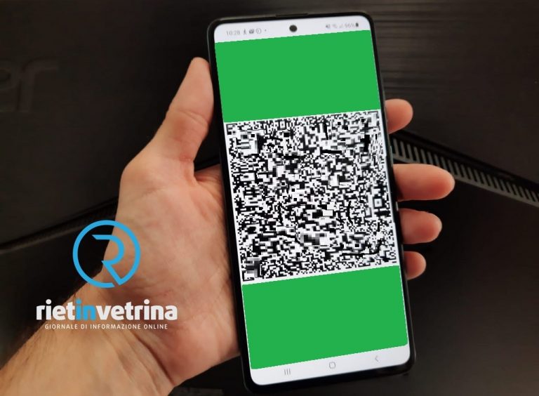 Controlli anti covid, mostra alla Polizia Green Pass di un’altra persona. Denunciato