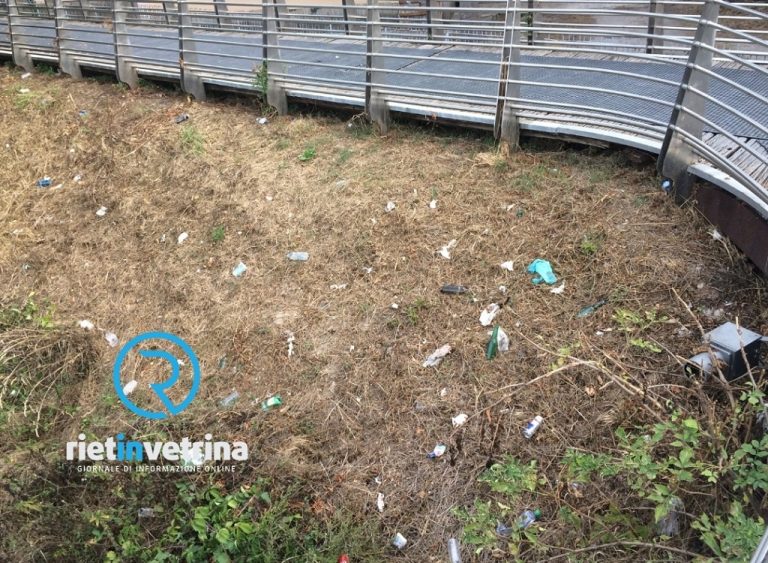 SEI TU IL REPORTER – Maleducazione infinita lungo il ponte di legno del Velino