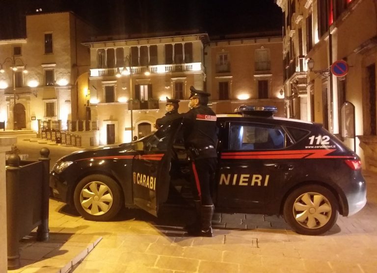 Carabinieri denunciano 25enne per spaccio e 34enne per guida in stato d’ebbrezza