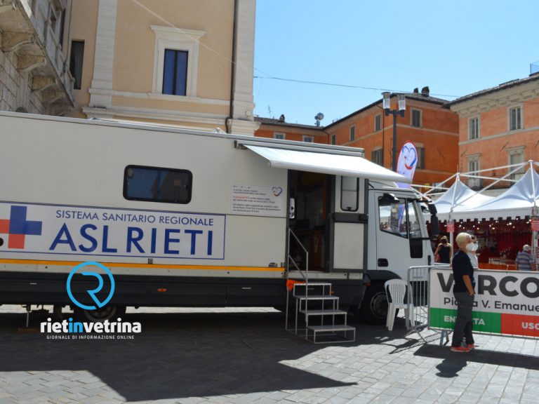 Vaccinazioni antiCovid e scuole, il 25 febbraio open day in piazza Mazzini