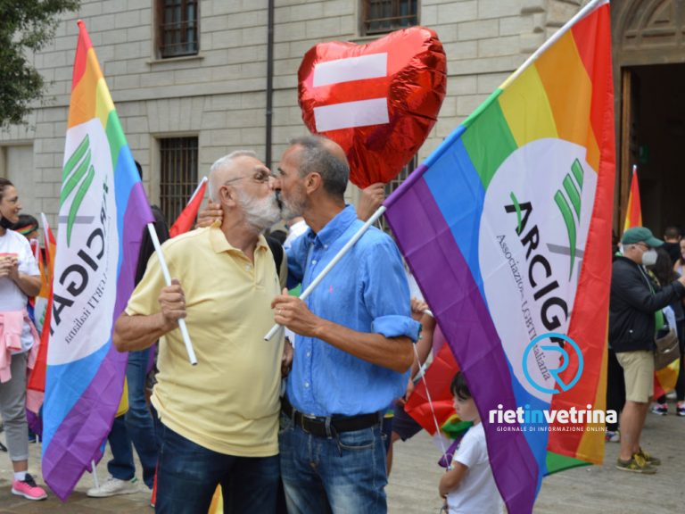 Si è tenuto il Rieti Lazio Pride dal Centro d’Italia: “Siamo persone!” – FOTO e VIDEO