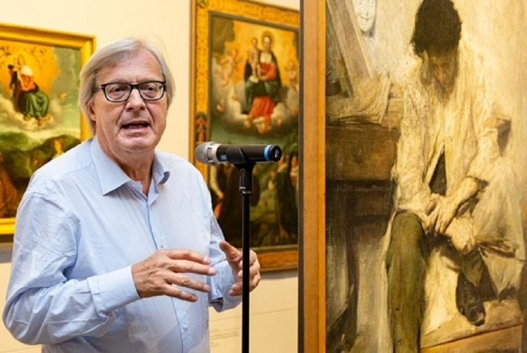 Vittorio Sgarbi a Leonessa con la Lectio Magistralis su Arte e Fascismo