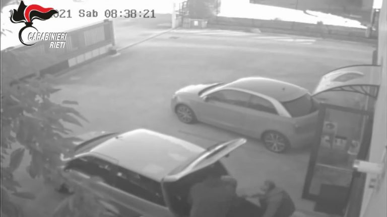 ► VIDEO – 50mila euro di merce rubata da magazzino a Cittaducale