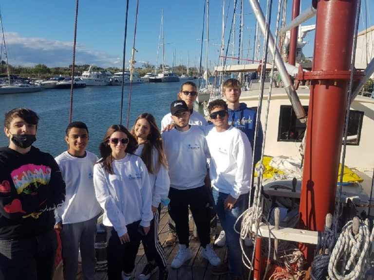 IIS Rosatelli, gruppo di studenti reatini vince l’hackathon WWF per la difesa del mare