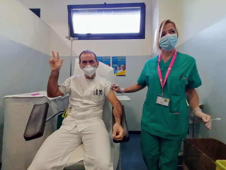 In corso a Rieti primo Open Day terza dose anti-Covid con co-somministrazione antinfluenzale ad operatori sanitari