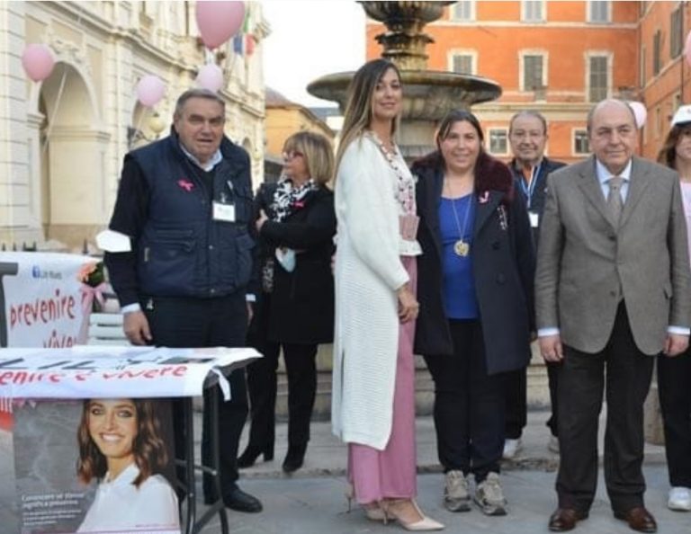 LILT moltiplica gli impegni. Il sindaco Cicchetti fa visita ai volontari