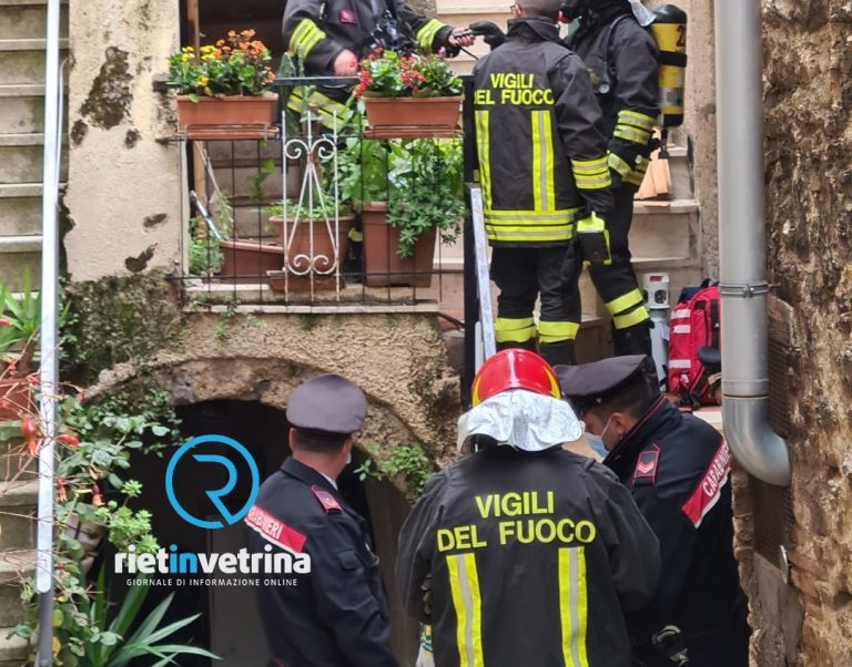 A Castelnuovo di Farfa abitazione in fiamme