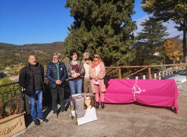 Inaugurata la Panchina Rosa di Colle di Tora