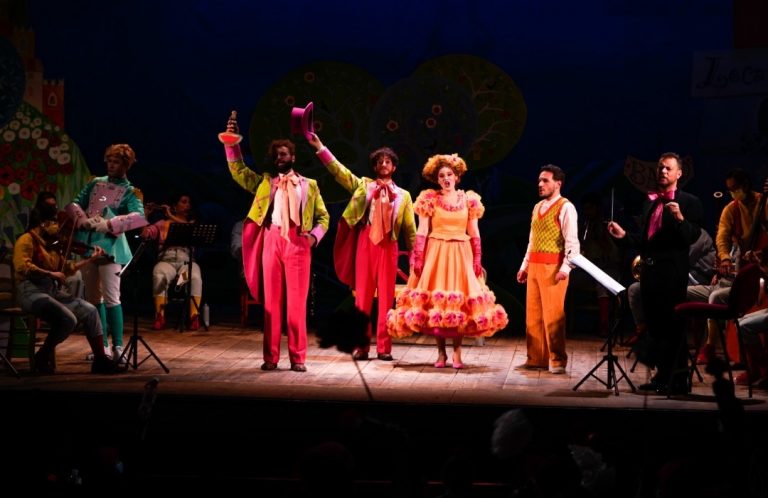“Elisir d’Amore”, le scuole a teatro con lo spettacolo al Vespasiano