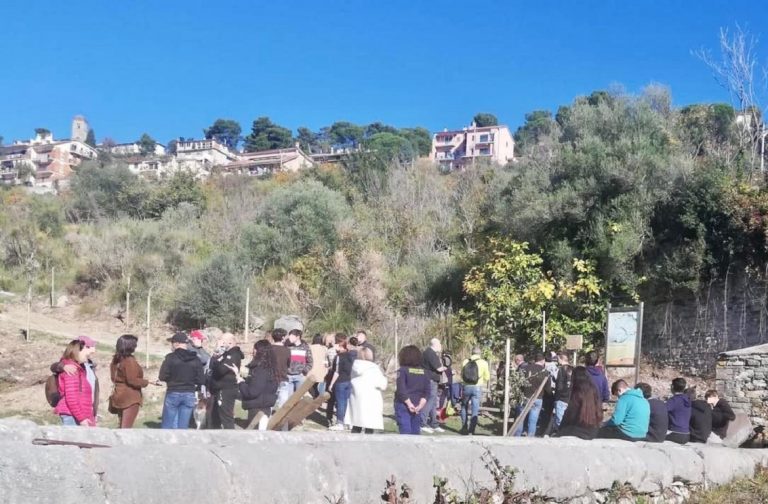 Tanti ragazzi alla “Giornata del Rimboschimento” a Fara in Sabina