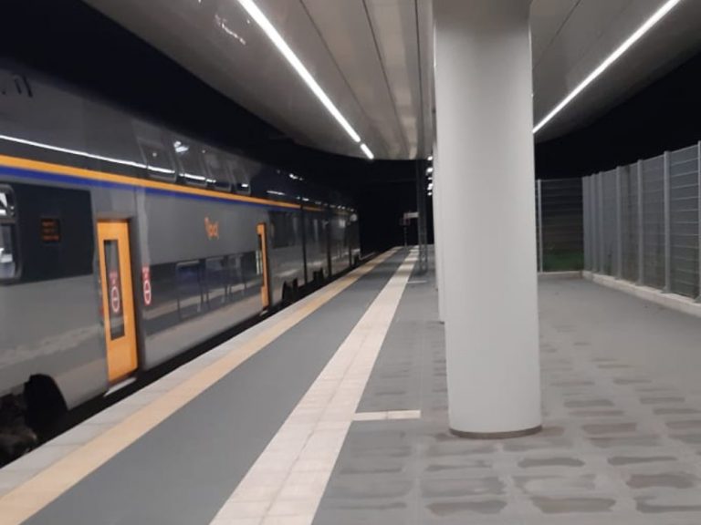 Restyling della stazione di Stimigliano. C’è anche un murales contro la violenza sulle donne