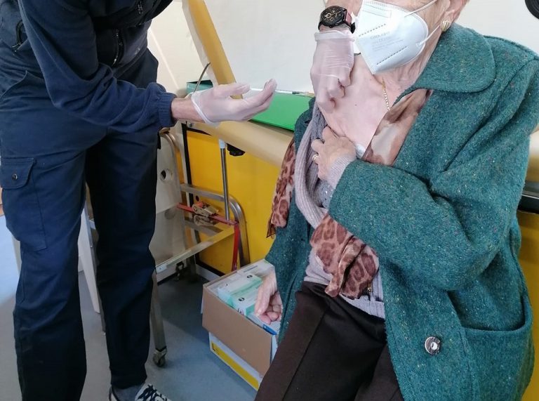 Bollettino Covid Lazio 22 aprile, D’Amato: “Presto SMS agli over 80 per ribadire importanza quarta dose vaccino”