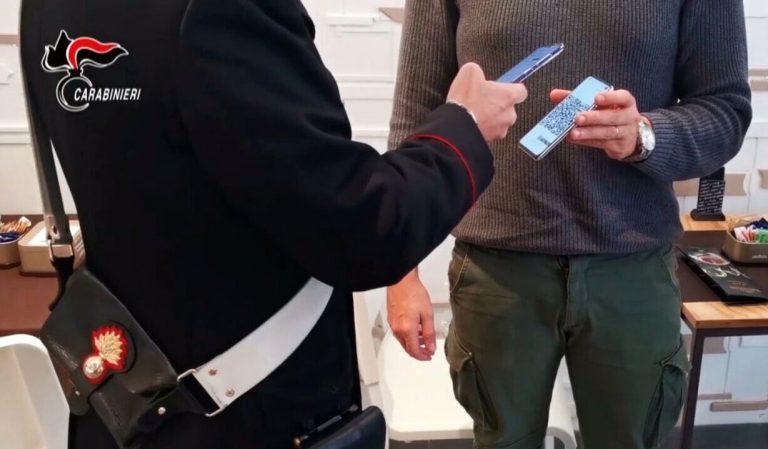 Green Pass, in due giorni controllati dai Carabinieri 215 persone e 61 esercizi pubblici