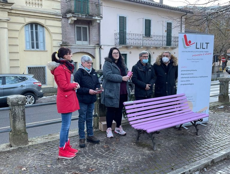 Inaugurata la Panchina Rosa di Borbona