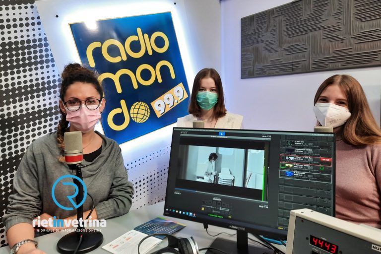 ► La prof.ssa Giulia Giorgio Olivieri e le studentesse Anna Lucia e Silvia del Rosatelli di Rieti ospiti di  “A tu per tu”