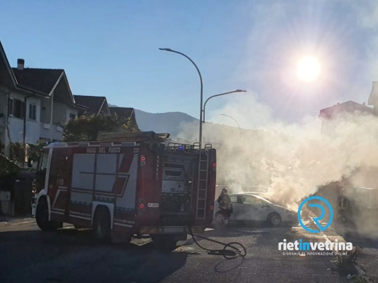Auto in fiamme a Campoloniano
