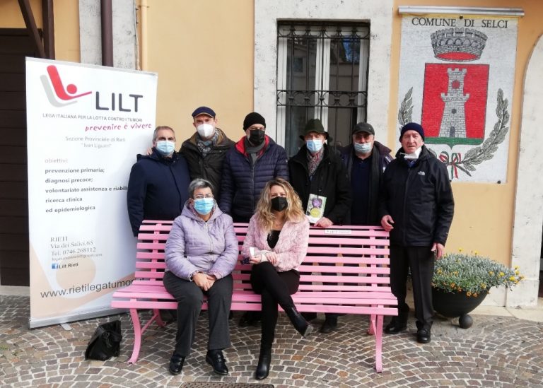 Inaugurata la “Panchina Rosa” di  Selci