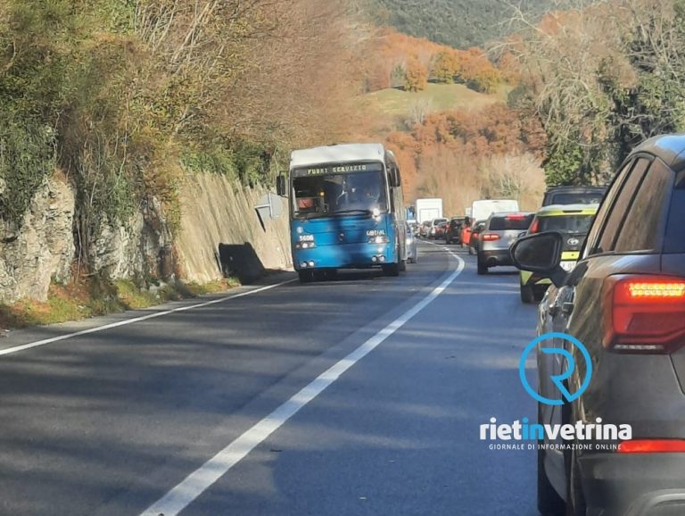 Code chilometriche sulla Salaria per Roma. Disagi al traffico