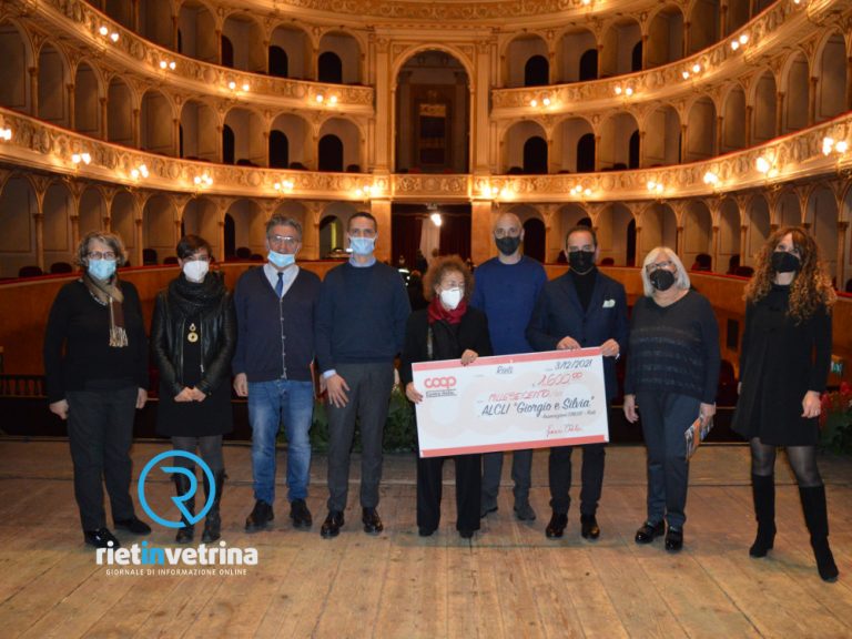 Raccolti 1.600 euro con il concerto di beneficenza per l’Alcli organizzato da Coop e Santa Barbara nel Mondo – LE FOTO