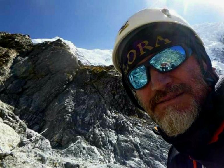 Davide Peluzzi racconta il viaggio di una tegola di Amatrice arrivata sull’Himalaya in Asia