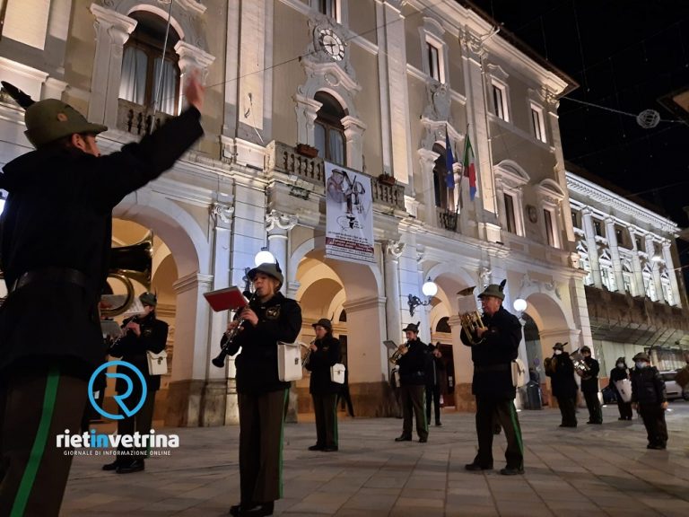 Rieti, la Fanfara Alpini Centro Italia omaggia Santa Barbara in piazza del Comune