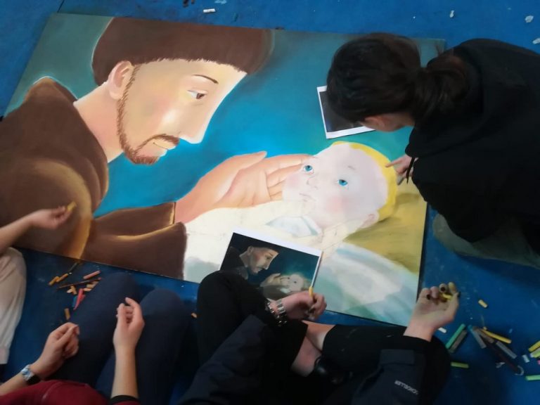 Tornano nella “Valle dei Primo Presepe” i Madonnari di  Bergamo