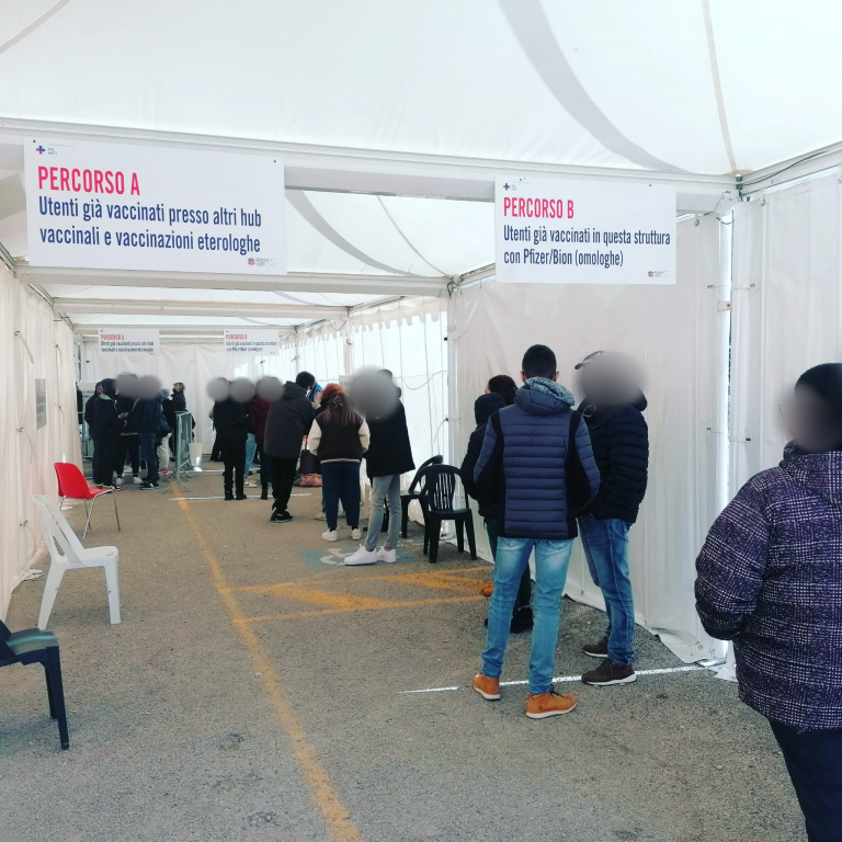 Vaccini, raggiunte le 261.800 somministrazioni. Buona l’adesione all’Open Day fascia 12-17 anni