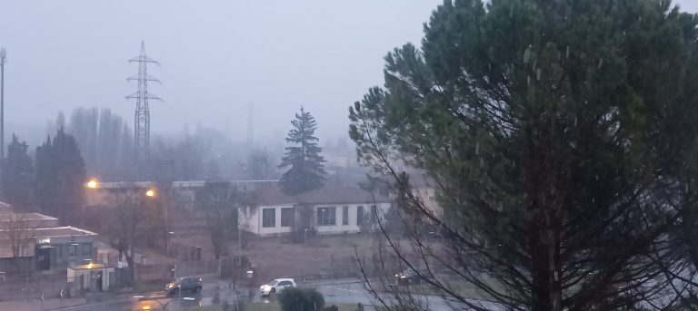 La neve é arrivata in Città. Fiocchi bianchi su Rieti