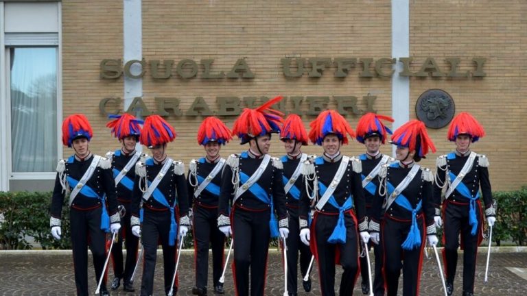 Concorso per l’arruolamento degli ufficiali dei Carabinieri. C’è ancora qualche giorno per iscriversi
