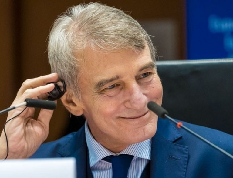 Morte Sassoli, ANCI Lazio chiede ai Comuni di esporre le bandiere a mezz’asta nel giorno dei funerali