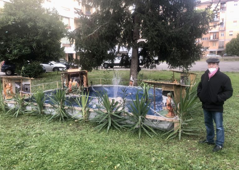 Il “Presepe dei Santuari” di Sergio Rigliani ispirato alla fontana della Barcaccia di piazza di Spagna a Roma