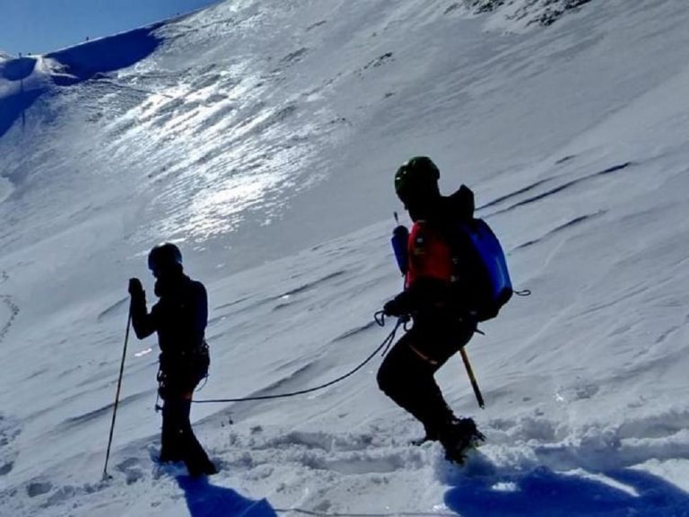 Il Soccorso Speleologico soccorre ragazza di origine polacca scivolata sul ghiaccio per oltre 200 metri in località Valle Scura
