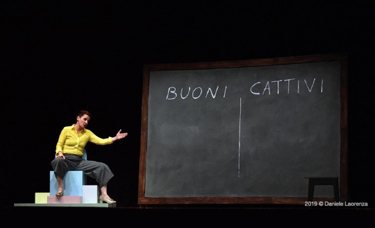 Antonella Questa al Teatro Manlio di Magliano Sabina con “Infanzia Felice”