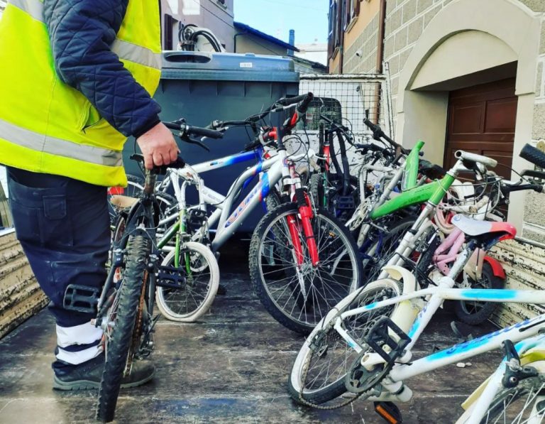 Comune e ASM di Rieti donano alla Caritas le bici recuperate dall’abbandono a Porta d’Arce