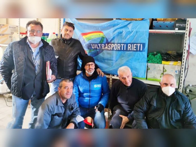 Sit-in UIL Trasporti e Fisascat CISL per il rispetto dei diritti dei lavoratori
