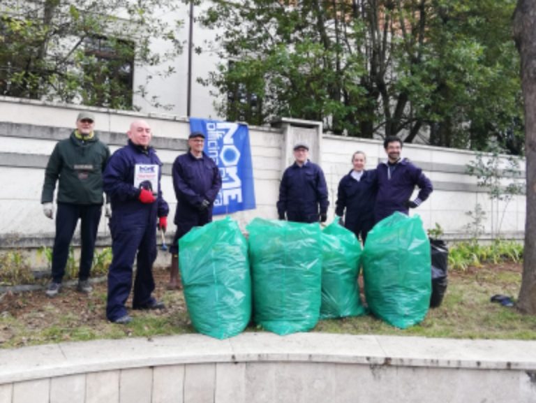 I volontari di NOME puliscono viale Maraini e curano le aiuole