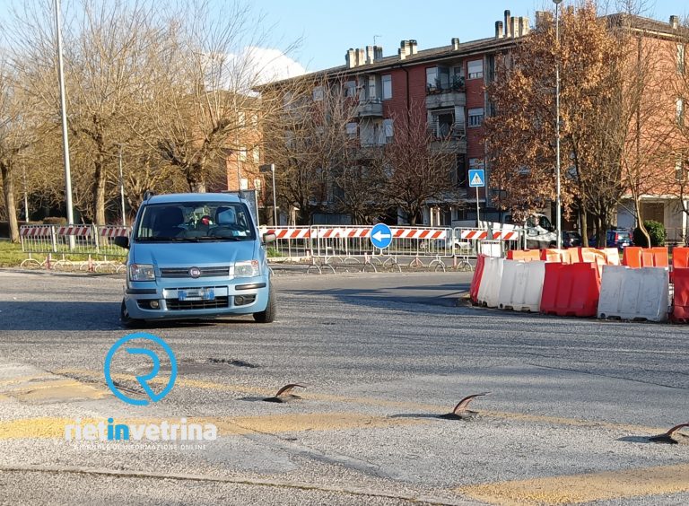 Incidente nella rotatoria di viale de Juliis