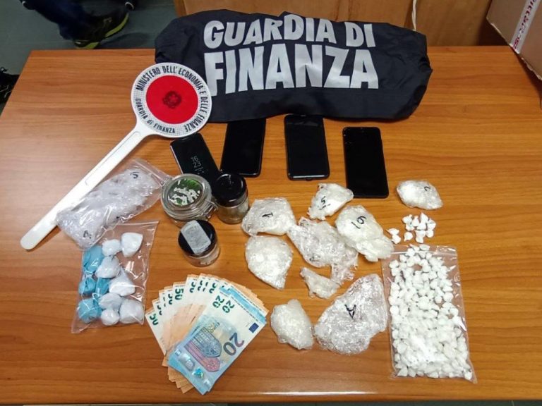 Arrestato per spaccio di cocaina incensurato 30enne. Bloccato sulla Tancia mentre riforniva il mercato locale