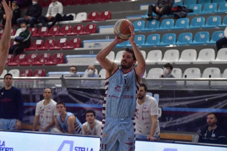La RSR accede alla semifinale playoff