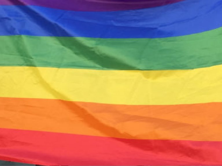 Coop per la Pace. Bandiere arcobaleno in tutti i supermercati