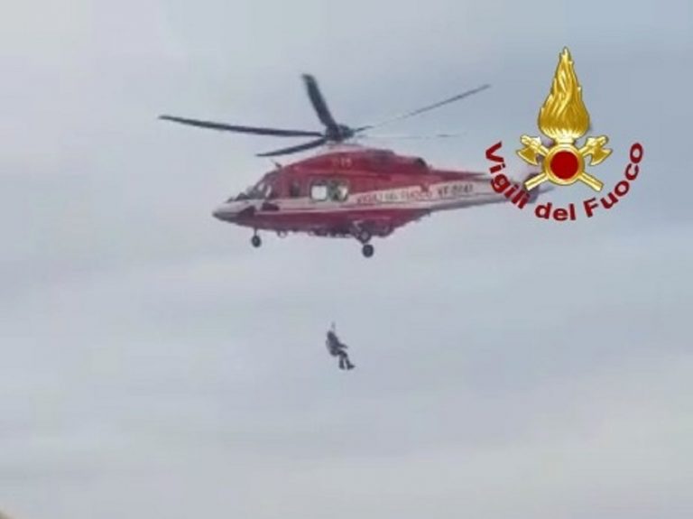► VIDEO – Le immagini del recupero dell’uomo morto sul Monte Elefante