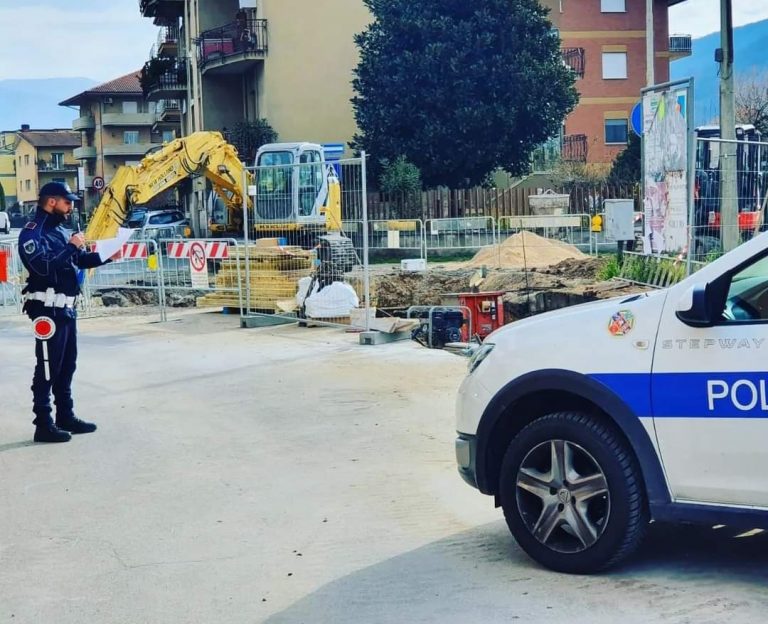 Lavori di potenziamento rete fognaria a Piazza Tevere